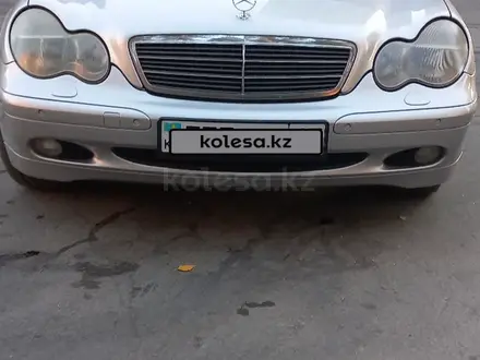 Mercedes-Benz C 180 2002 года за 4 300 000 тг. в Петропавловск – фото 8