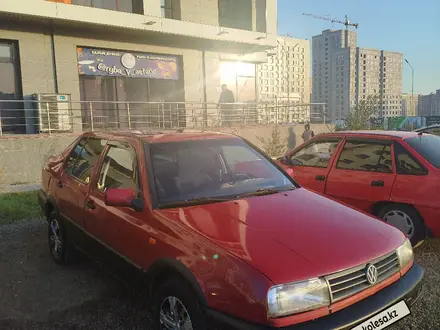 Volkswagen Vento 1992 года за 1 250 000 тг. в Астана