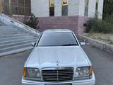 Mercedes-Benz E 220 1994 года за 1 300 000 тг. в Тараз – фото 2