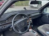 Mercedes-Benz E 220 1994 года за 1 300 000 тг. в Тараз – фото 5