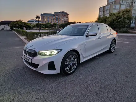 BMW i3 2023 года за 19 200 000 тг. в Актау