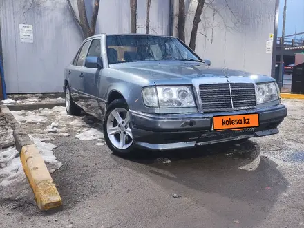 Mercedes-Benz E 230 1991 года за 1 850 000 тг. в Алматы – фото 2