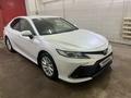 Toyota Camry 2021 года за 12 950 000 тг. в Астана – фото 2