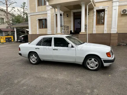 Mercedes-Benz E 220 1992 года за 2 400 000 тг. в Алматы – фото 9