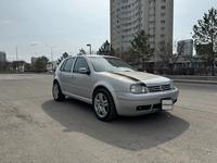 Volkswagen Golf 2002 года за 3 100 000 тг. в Астана