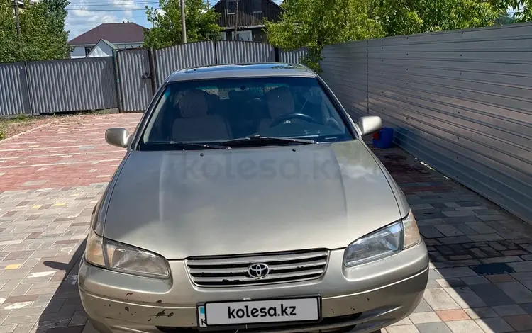 Toyota Camry 1998 года за 3 200 000 тг. в Астана