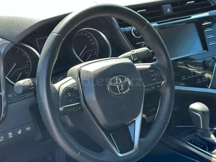 Toyota Camry 2020 года за 14 000 000 тг. в Караганда – фото 11