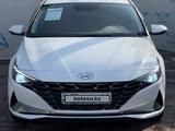 Hyundai Elantra 2023 годаfor11 390 000 тг. в Алматы – фото 2