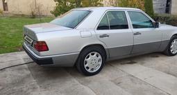 Mercedes-Benz E 200 1993 годаfor2 500 000 тг. в Тараз – фото 3