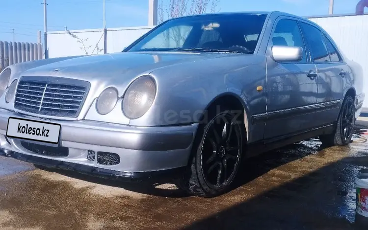 Mercedes-Benz E 280 1996 годаfor2 400 000 тг. в Атырау