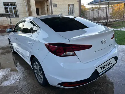 Hyundai Elantra 2019 года за 8 000 000 тг. в Шымкент – фото 5