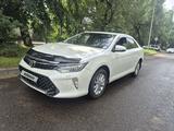 Toyota Camry 2016 года за 8 300 000 тг. в Алматы – фото 2