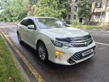 Toyota Camry 2016 года за 8 300 000 тг. в Алматы – фото 3