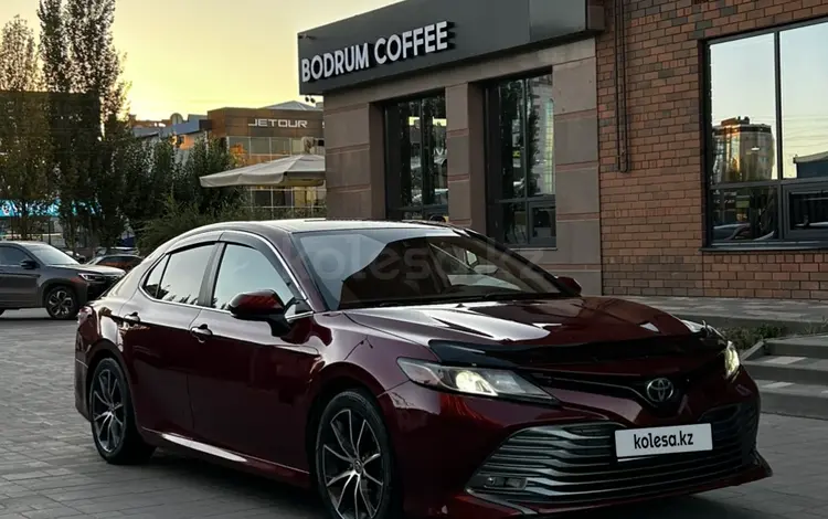 Toyota Camry 2020 года за 8 800 000 тг. в Актобе