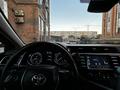 Toyota Camry 2020 года за 8 800 000 тг. в Актобе – фото 5