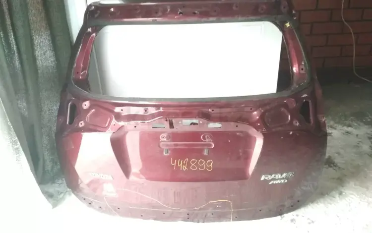 Крышка багажника на rav4 рестайлинг оригинал, состояние на фото за 75 000 тг. в Астана