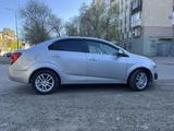 Chevrolet Aveo 2014 года за 3 800 000 тг. в Караганда – фото 3