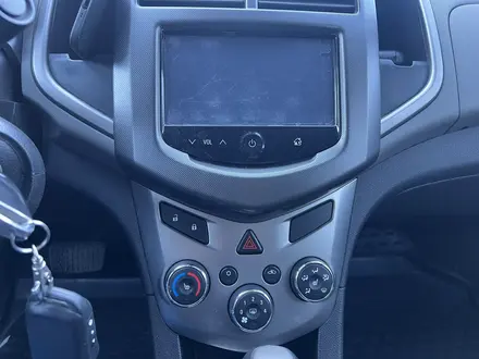 Chevrolet Aveo 2014 года за 3 800 000 тг. в Караганда – фото 8