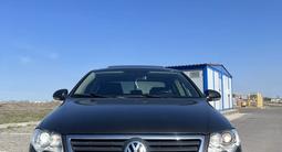 Volkswagen Passat 2005 года за 3 700 000 тг. в Астана – фото 4