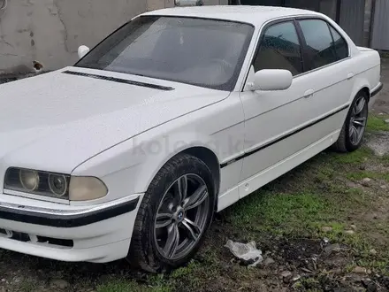 BMW 730 1995 года за 3 300 000 тг. в Алматы