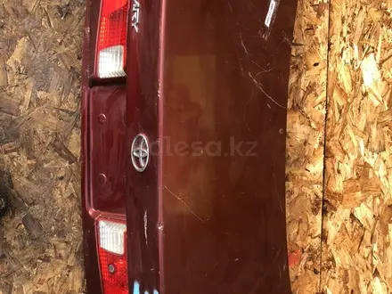 Крышка багажник на Toyota XV20 рестайлинг за 30 000 тг. в Тараз – фото 2
