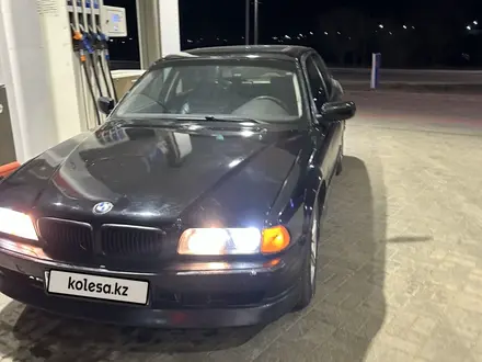 BMW 740 1996 года за 2 800 000 тг. в Жезказган