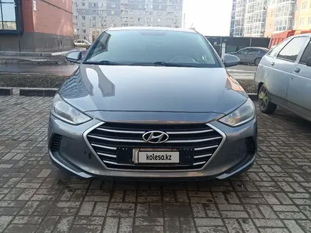 Hyundai Elantra 2018 года за 4 285 000 тг. в Уральск – фото 4