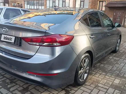 Hyundai Elantra 2018 года за 4 285 000 тг. в Уральск – фото 7