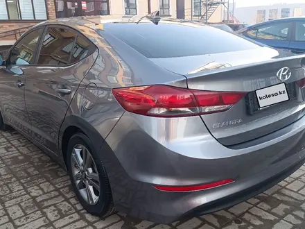 Hyundai Elantra 2018 года за 4 285 000 тг. в Уральск – фото 8