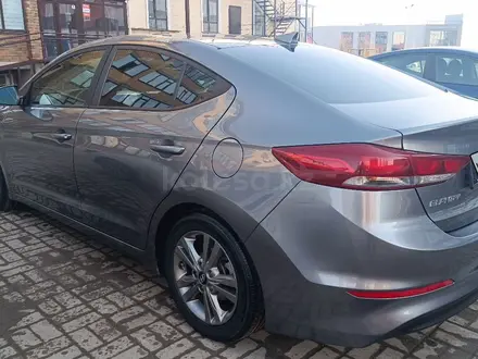 Hyundai Elantra 2018 года за 4 285 000 тг. в Уральск – фото 9