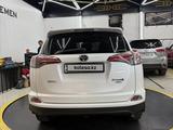 Toyota RAV4 2016 годаүшін11 200 000 тг. в Усть-Каменогорск – фото 4