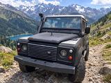 Land Rover Defender 2000 годаүшін8 500 000 тг. в Алматы