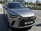 Lexus RX 500h 2023 года за 34 000 000 тг. в Астана