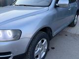 Volkswagen Touareg 2004 года за 3 800 000 тг. в Астана