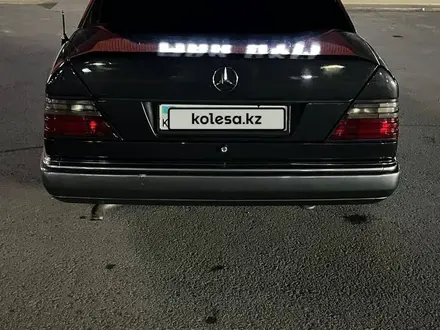 Mercedes-Benz E 200 1993 года за 2 100 000 тг. в Кызылорда – фото 2