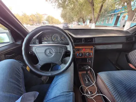 Mercedes-Benz E 220 1993 года за 2 000 000 тг. в Кызылорда – фото 8