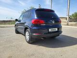 Volkswagen Tiguan 2013 годаүшін7 700 000 тг. в Байконыр – фото 4