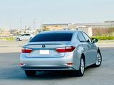 Lexus ES 300h 2013 годаүшін7 400 000 тг. в Актау – фото 2