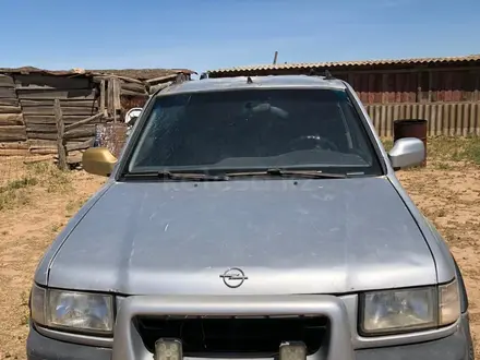 Opel Frontera 2000 года за 350 000 тг. в Атырау