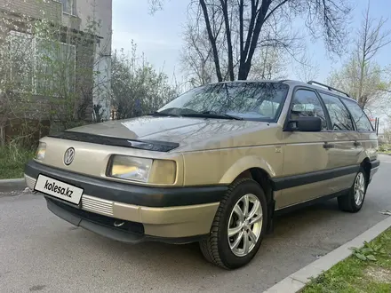 Volkswagen Passat 1990 года за 2 000 000 тг. в Алматы – фото 9