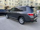 Toyota Highlander 2013 годаүшін8 500 000 тг. в Актау – фото 2