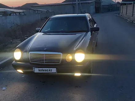 Mercedes-Benz E 200 1996 года за 2 300 000 тг. в Туркестан – фото 8