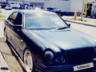 Mercedes-Benz E 280