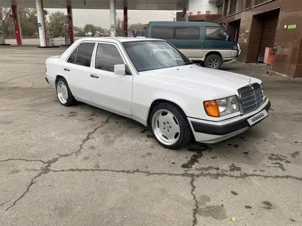 Mercedes-Benz E 230 1992 года за 2 550 000 тг. в Алматы – фото 9