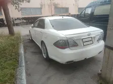 Toyota Crown, 2010