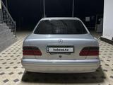 Mercedes-Benz E 320 2001 годаүшін4 500 000 тг. в Жаркент – фото 4