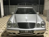 Mercedes-Benz E 320 2001 годаүшін4 500 000 тг. в Жаркент – фото 5