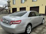 Toyota Camry 2011 года за 6 300 000 тг. в Атырау – фото 3