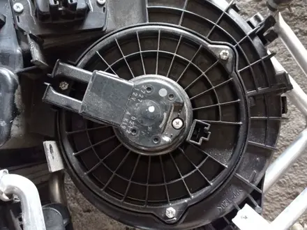 Моторчик (двигатель) печки задняя для Toyota Sienna за 25 000 тг. в Алматы
