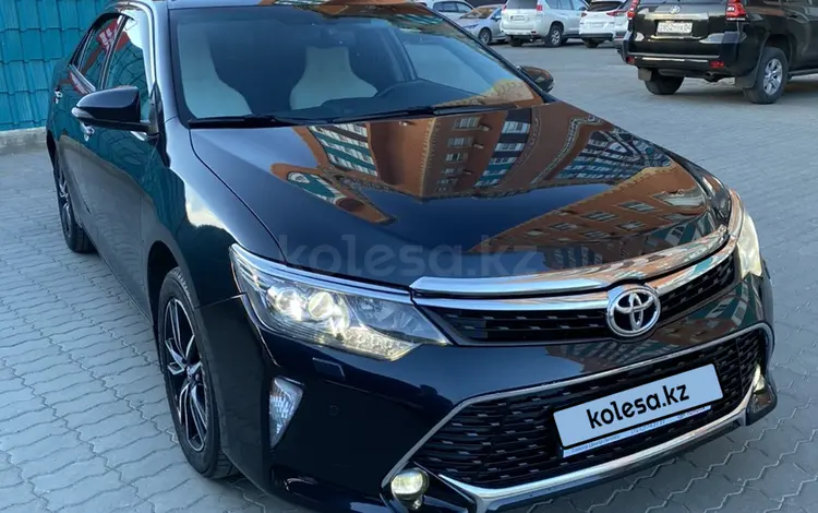 Toyota Camry 2017 года за 11 800 000 тг. в Актобе